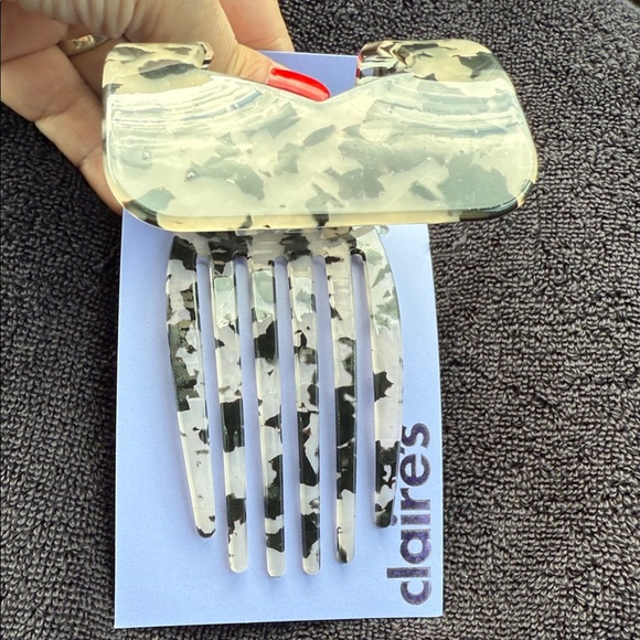 Claire's Flat Back Hair Claw Black and Cream Patterned women’s girls - Picture 3 of 5